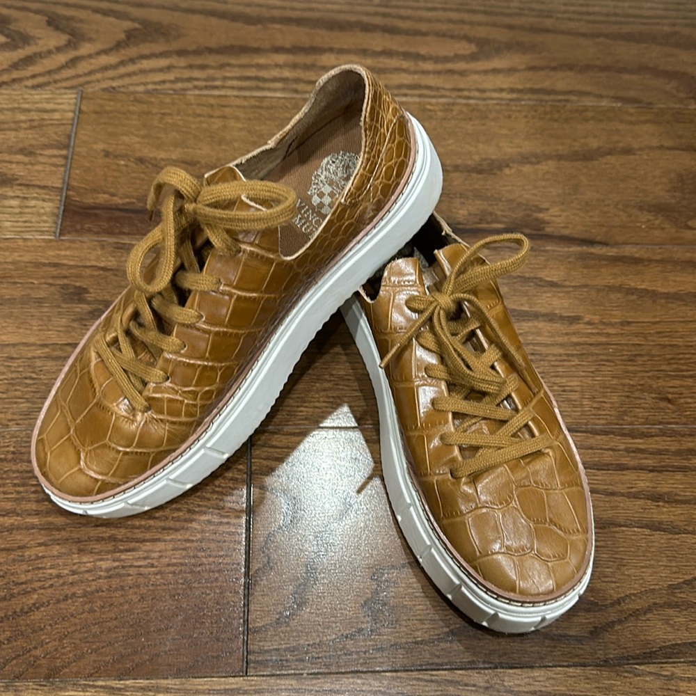 Vince Camuto platform sneakers